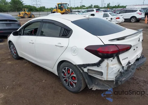 2018 Kia Forte Lx из США, поврежденный, VIN 3KPFL4A7XJE210036
